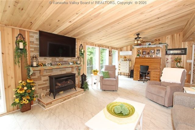 960 Grandview Road, Daniels, WV 25832