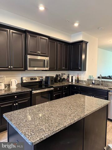 9926 NEW POINTE DR, Upper Marlboro, MD 20774