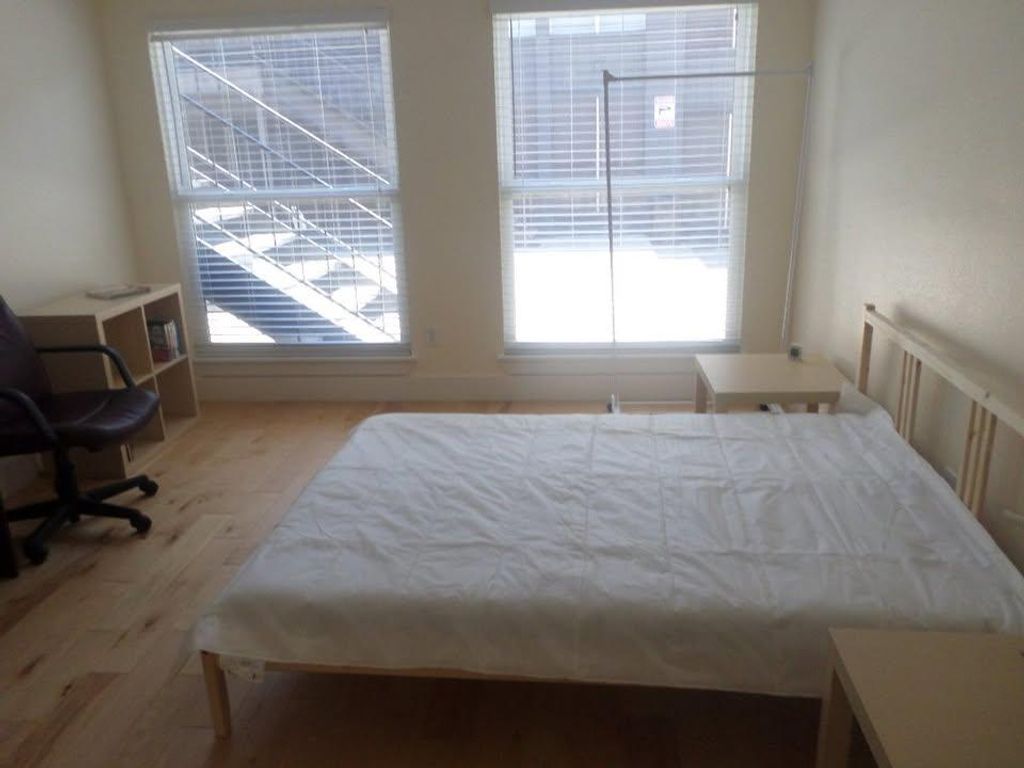 909 Reinli ST 136, Austin, TX 78751