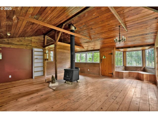 38220 BOSCAGE Ln, Springfield, OR 97477