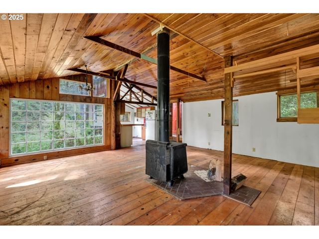 38220 BOSCAGE Ln, Springfield, OR 97477