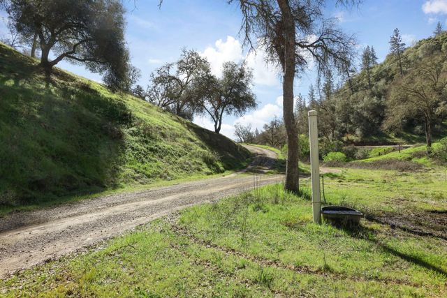 7680 Middle Bar Rd, Jackson, CA 95642