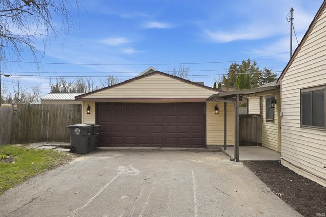 3311 S Cedar Crest Circle, Fort Wayne, IN 46809