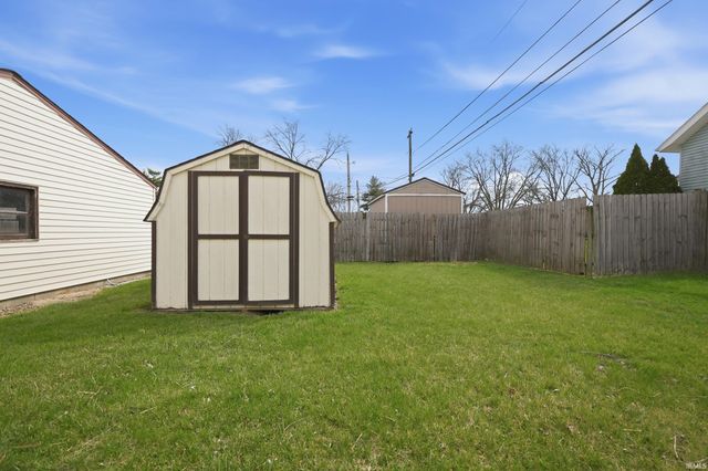 3311 S Cedar Crest Circle, Fort Wayne, IN 46809