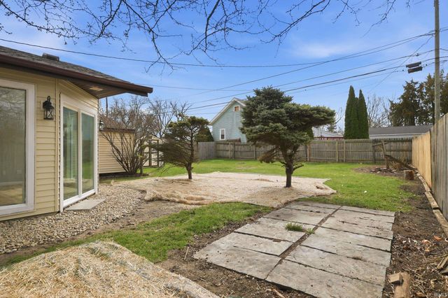 3311 S Cedar Crest Circle, Fort Wayne, IN 46809