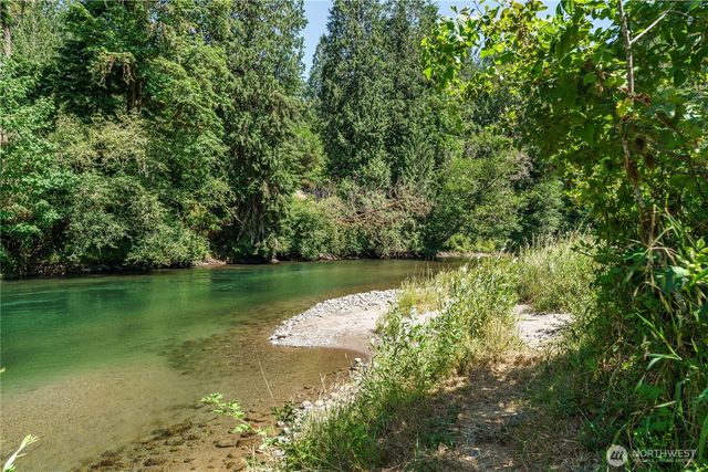 175 Wooden Bridge Road, Kalama, WA 98625