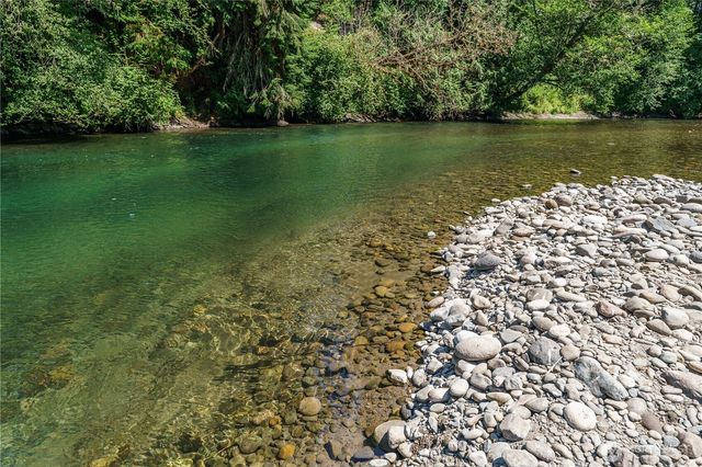 175 Wooden Bridge Road, Kalama, WA 98625