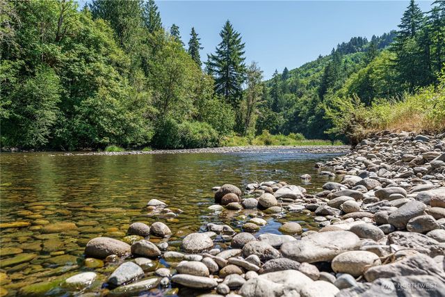 175 Wooden Bridge Road, Kalama, WA 98625