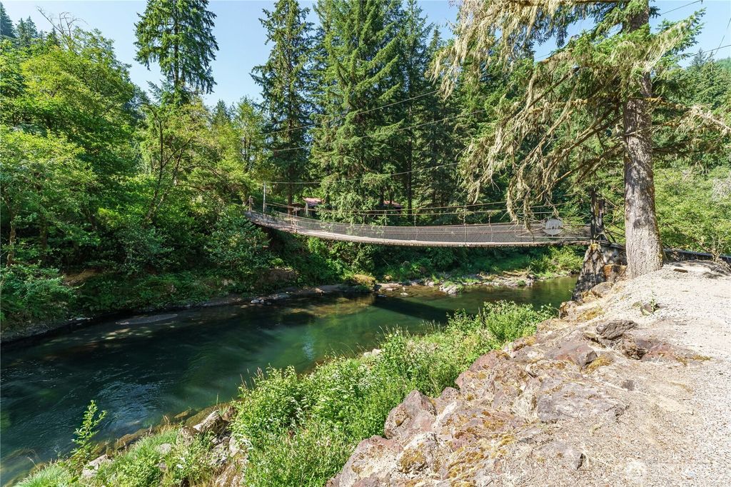 175 Wooden Bridge Road, Kalama, WA 98625
