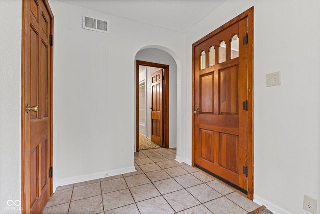 4245 W County Line Road, Greenwood, IN 46142