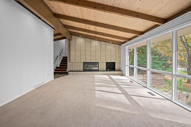 4966 Whispering Pine Lane, Bloomfield Charter Township, MI 48302