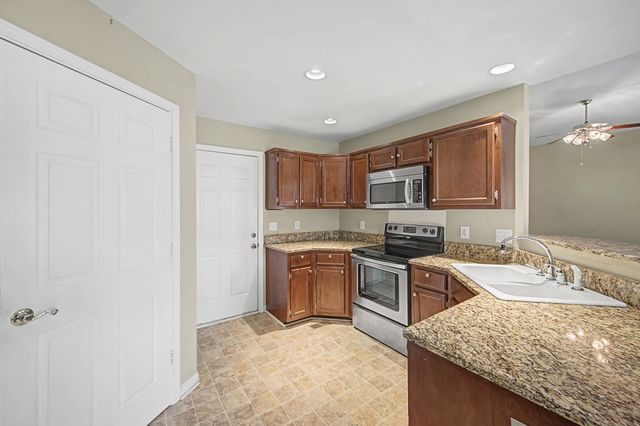 5220 Lana Renee Ct, Hermitage, TN 37076