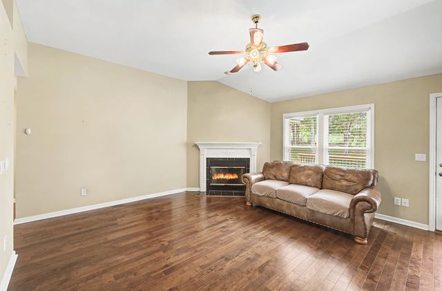 5220 Lana Renee Ct, Hermitage, TN 37076