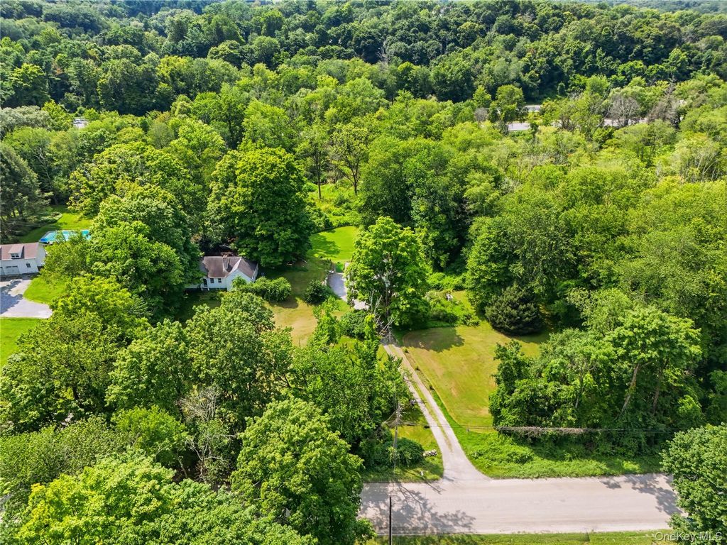 225 Succabone Road, Bedford Corners, NY 10549 — exterior