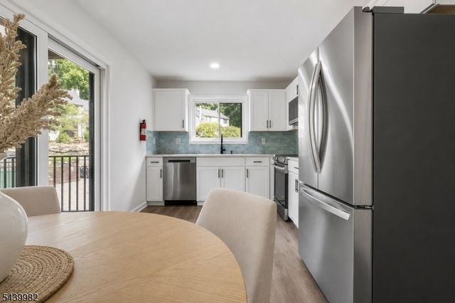 13235 Dell Pl 235, Stanhope Boro, NJ 07874