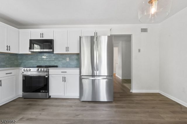 13235 Dell Pl 235, Stanhope Boro, NJ 07874