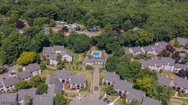 13235 Dell Pl 235, Stanhope Boro, NJ 07874