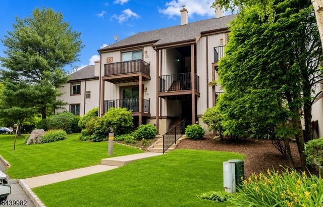 13235 Dell Pl 235, Stanhope Boro, NJ 07874