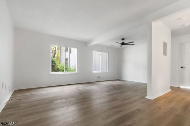 13235 Dell Pl 235, Stanhope Boro, NJ 07874