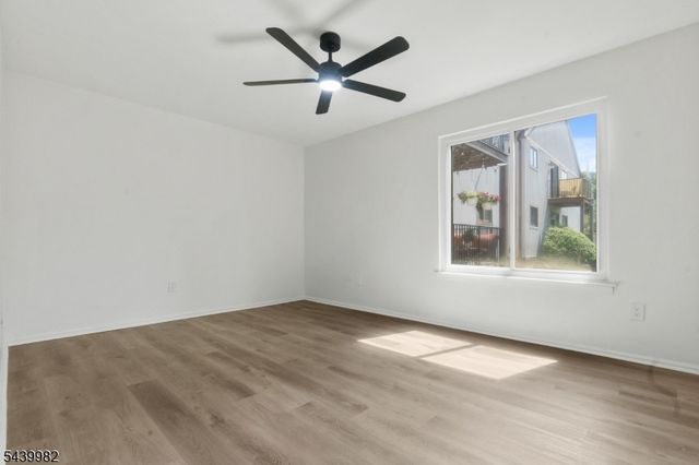 13235 Dell Pl 235, Stanhope Boro, NJ 07874