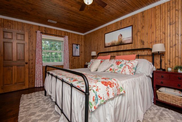 14 Little Creek Lane, Kimberling City, MO 65686