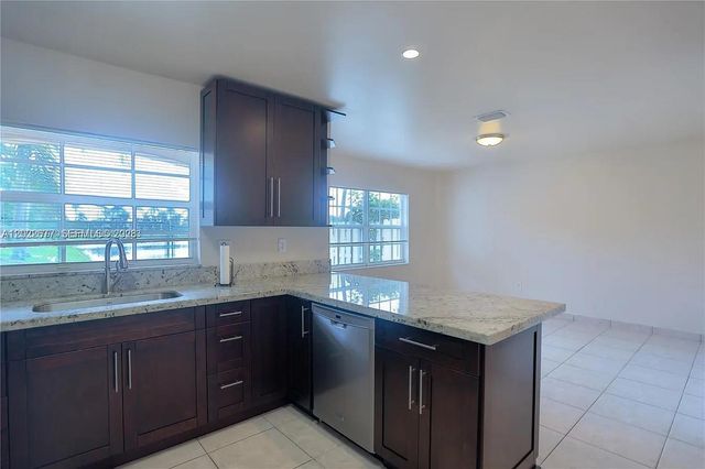 15870 SW 69th Ln, Miami, FL 33193