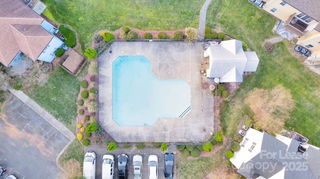 3300 Selwyn Farms Lane, Charlotte, NC 28209