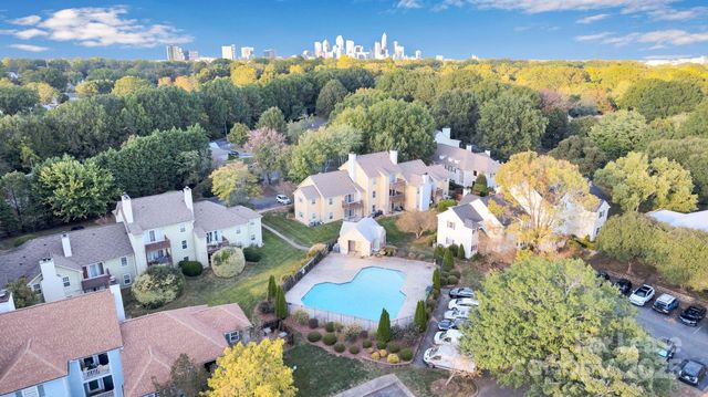 3300 Selwyn Farms Lane, Charlotte, NC 28209