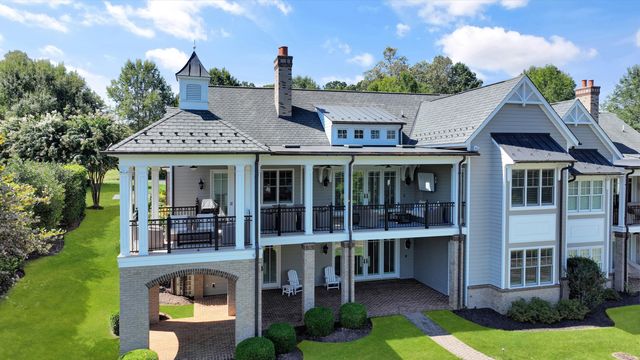 75 Grande Villa DR, Penhook, VA 24137