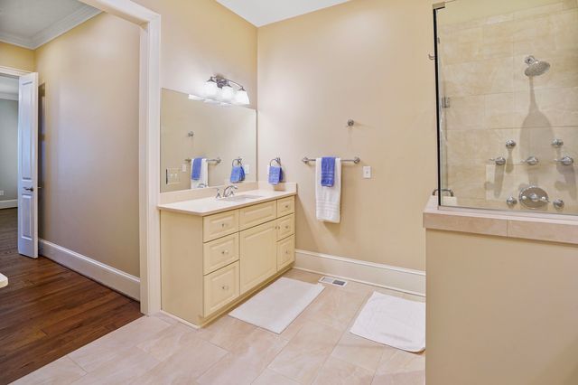 75 Grande Villa DR, Penhook, VA 24137