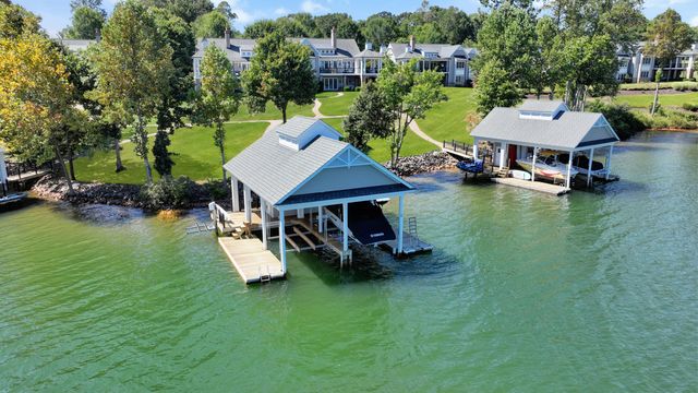 75 Grande Villa DR, Penhook, VA 24137