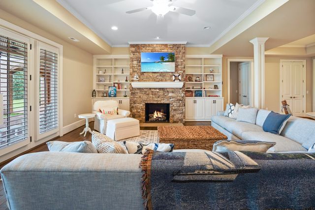 75 Grande Villa DR, Penhook, VA 24137