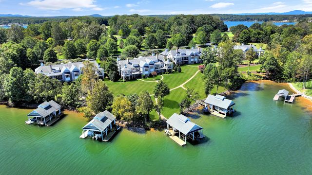 75 Grande Villa DR, Penhook, VA 24137
