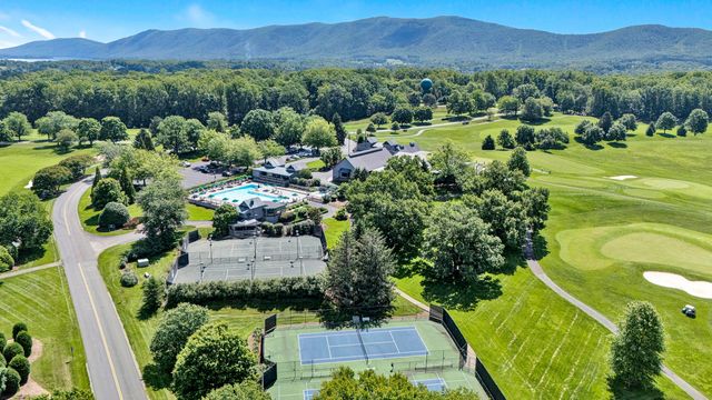 75 Grande Villa DR, Penhook, VA 24137