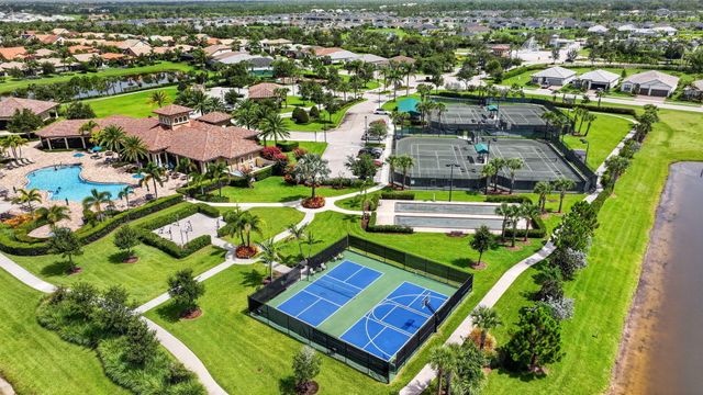 604 SE Monteiro Drive, Port St. Lucie, Port St Lucie, FL 34984
