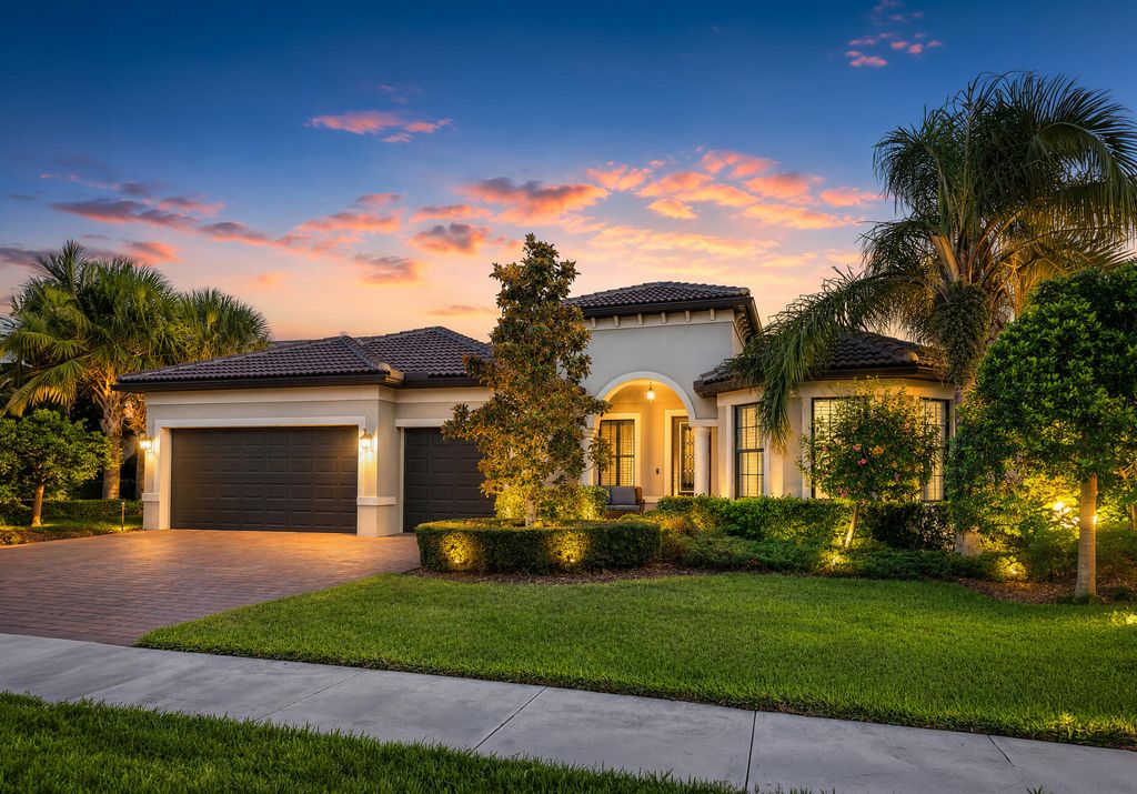 604 SE Monteiro Drive, Port St. Lucie, Port St Lucie, FL 34984