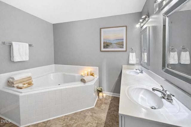 8221 Hempshire Place 105, Raleigh, NC 27613