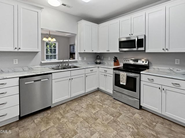 8221 Hempshire Place 105, Raleigh, NC 27613