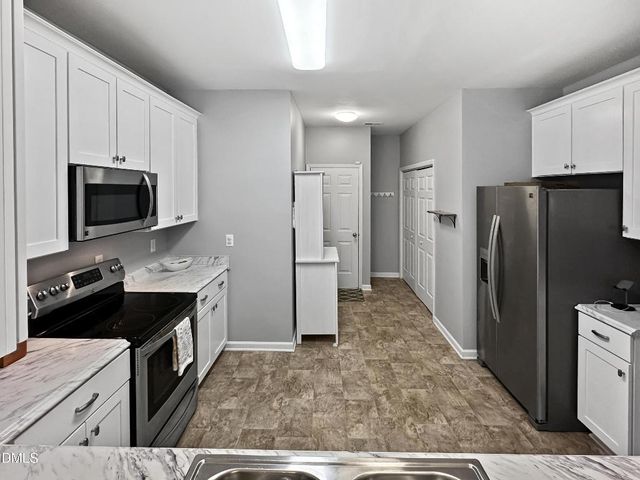 8221 Hempshire Place 105, Raleigh, NC 27613