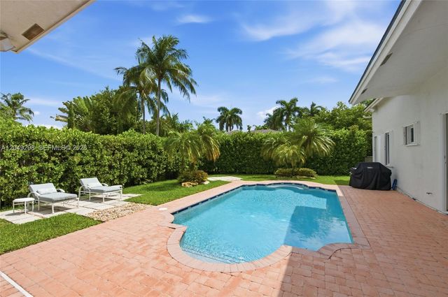 2542 Eagle Run Drive, Weston, FL 33327