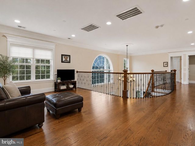 12107 GLEN MILL RD, Potomac, MD 20854