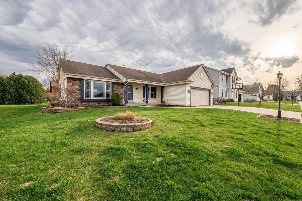 N172W20205 Woodland TRAIL, Jackson, WI 53037