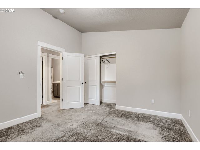 11060 Ne OREGON St, Portland, OR 97220
