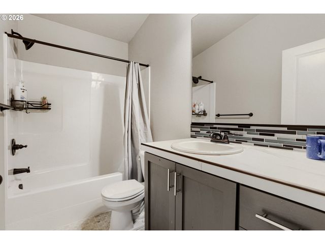 11060 Ne OREGON St, Portland, OR 97220