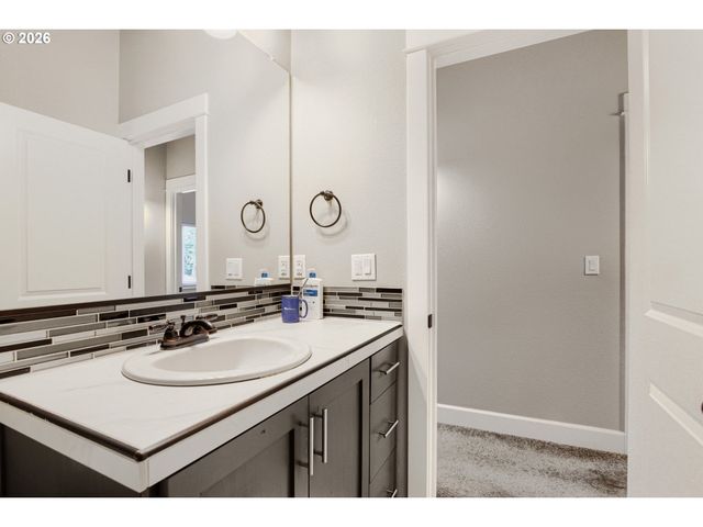 11060 Ne OREGON St, Portland, OR 97220