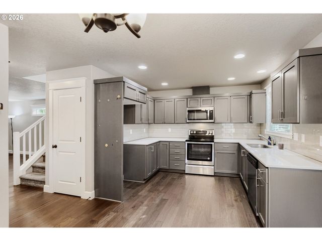 11060 Ne OREGON St, Portland, OR 97220