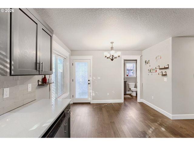 11060 Ne OREGON St, Portland, OR 97220