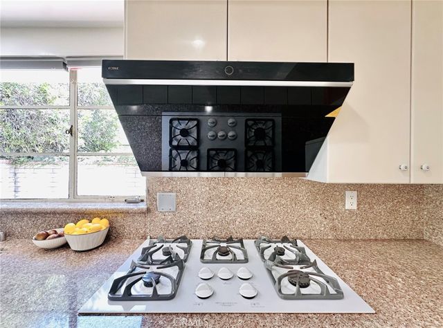 1558 Wembley Road, San Marino, CA 91108