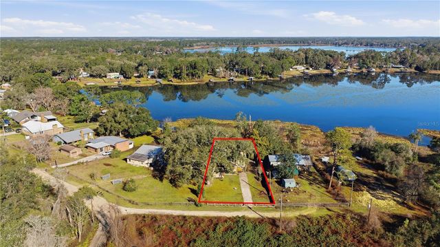 872 LAKE SHORE TERRACE, Interlachen, FL 32148