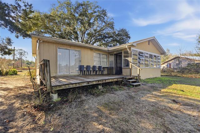 872 LAKE SHORE TERRACE, Interlachen, FL 32148